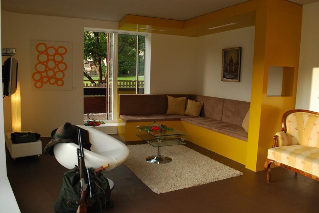 Sun Matrei Design Apartments Matrei in Osttirol Rum bild